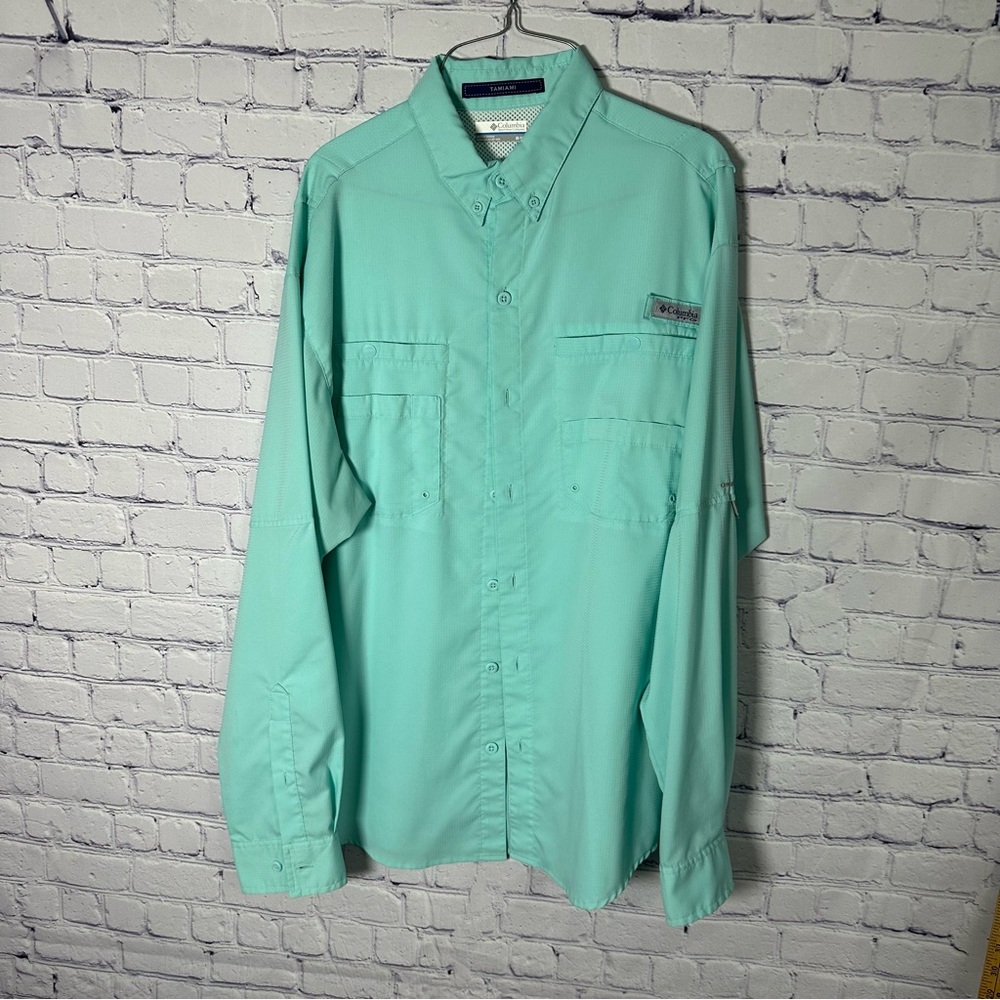 Columbia Men's Light Blue Casual Shirt